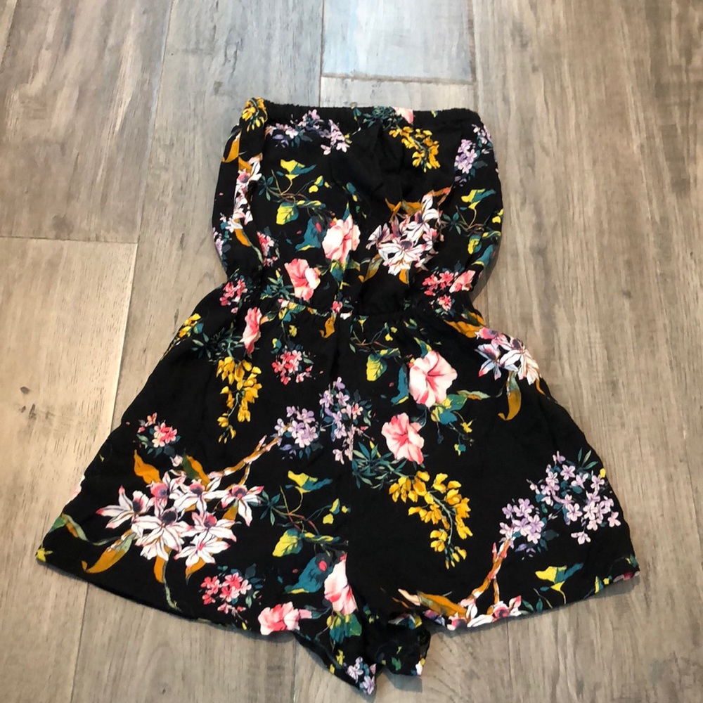 Strapless romper